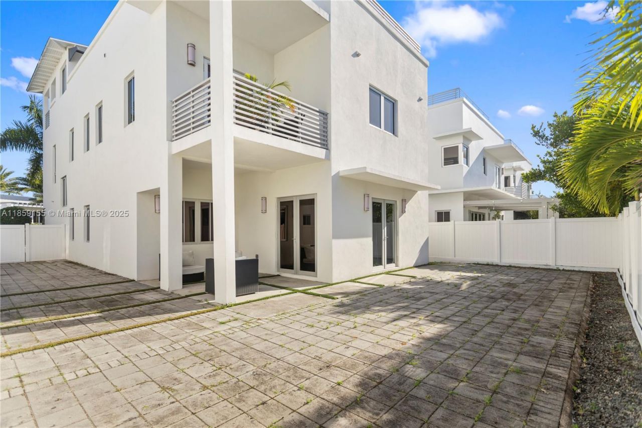 3420 NW 84th Ave, Doral, FL 33122 Photo