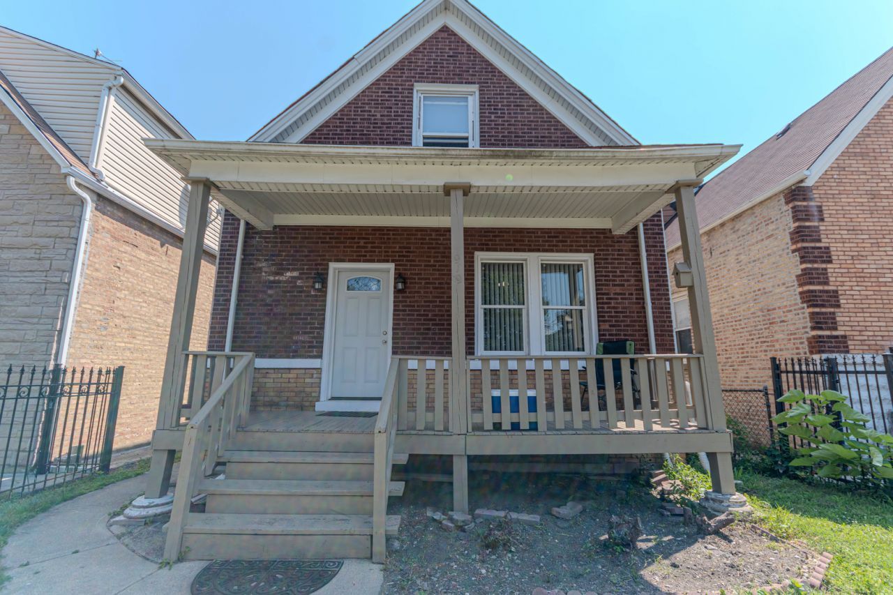 919 N Karlov Avenue, Chicago, IL 60651 Main Photo