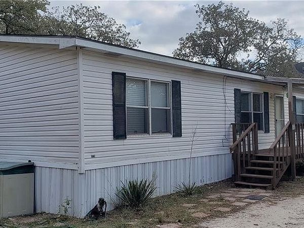 732 Hidden Oaks DR, Elgin, TX 78621