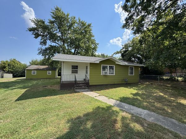 117 E Russell Street, Goodman, MO 64843