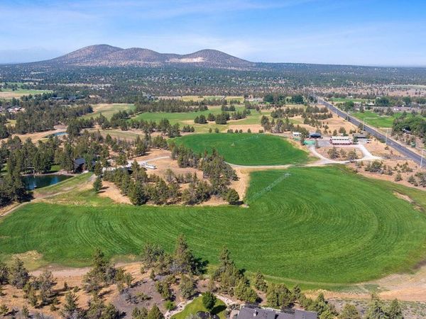 6268 HWY 126, Redmond, OR 97756