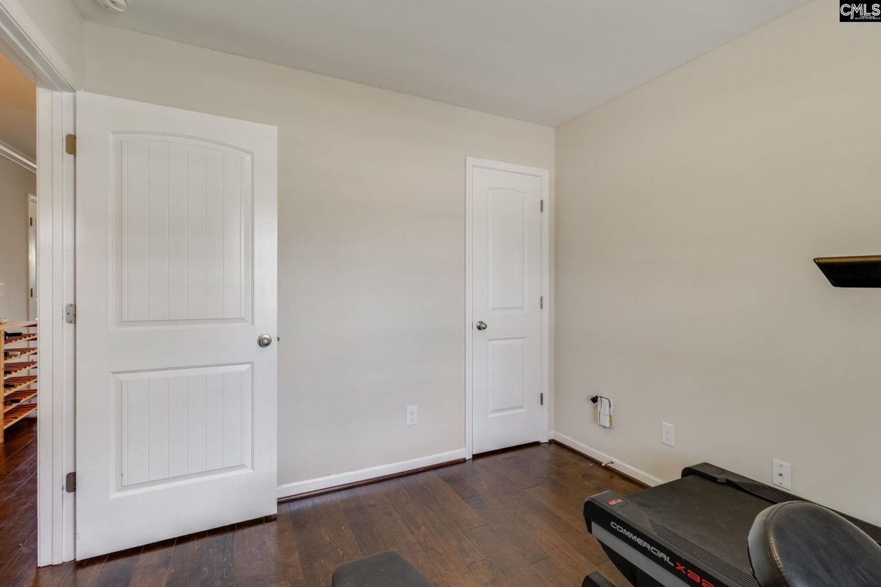 637 Kimpton Drive Photo 10