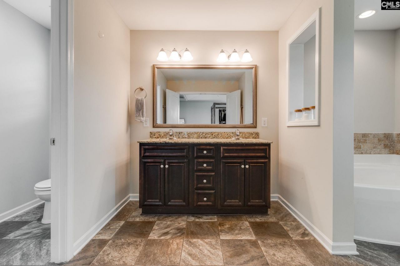 637 Kimpton Drive Photo 23