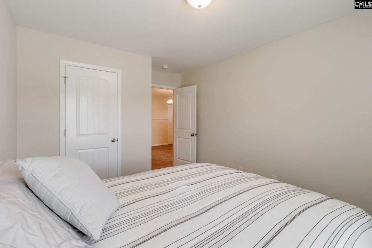 637 Kimpton Drive Photo 28