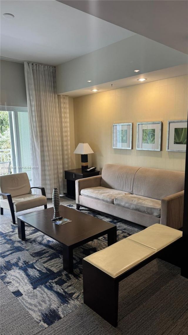 5300 NW 87th Ave, Unit 914, Doral, FL 33178 Photo