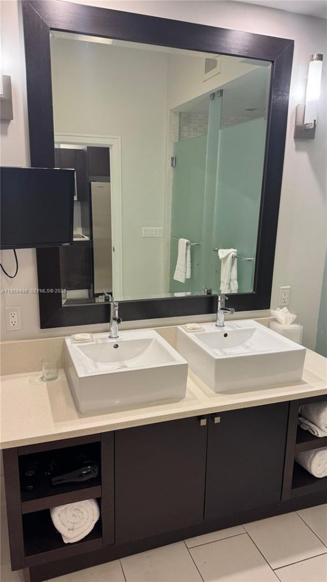 5300 NW 87th Ave, Unit 914, Doral, FL 33178 Photo