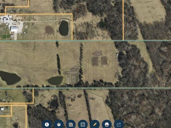 80 E 1600 Road, Baldwin City, KS 66006