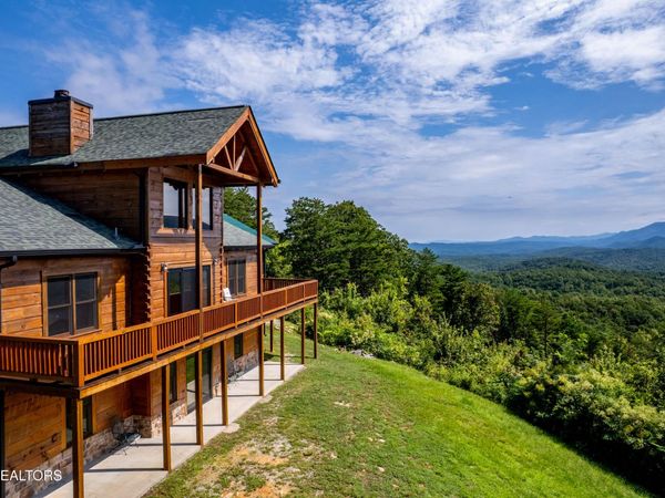 1099 Smithfield Rd , Tellico Plains, TN 37385