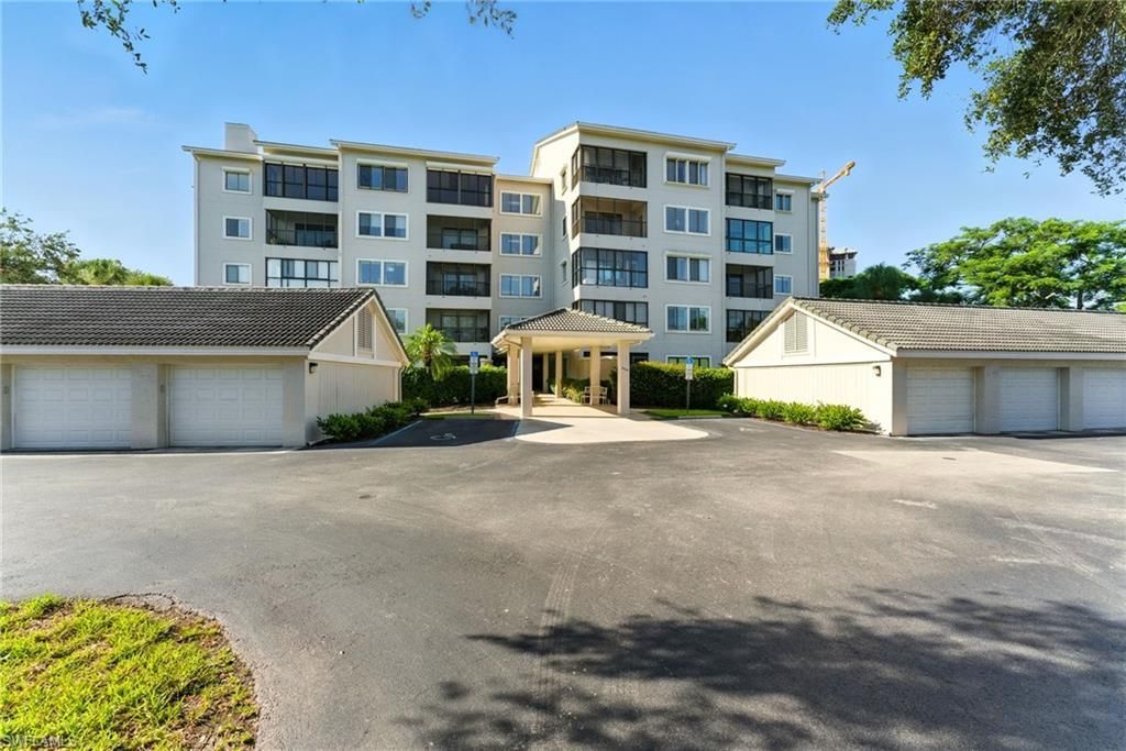 900 Arbor Lake Dr, Unit 9-501, Naples, FL 34110 Photo