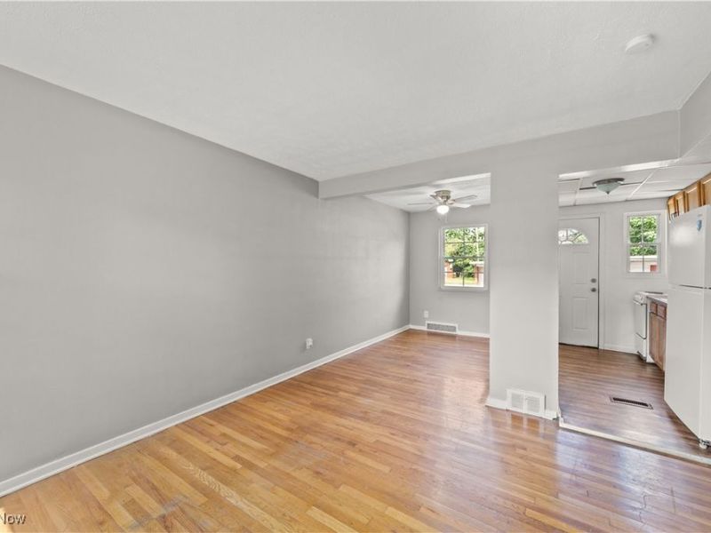 522 Clearview Drive, Euclid, OH 44123 Photo 4