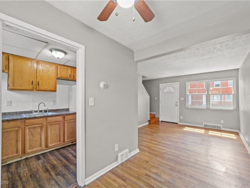 522 Clearview Drive, Euclid, OH 44123 Photo 5