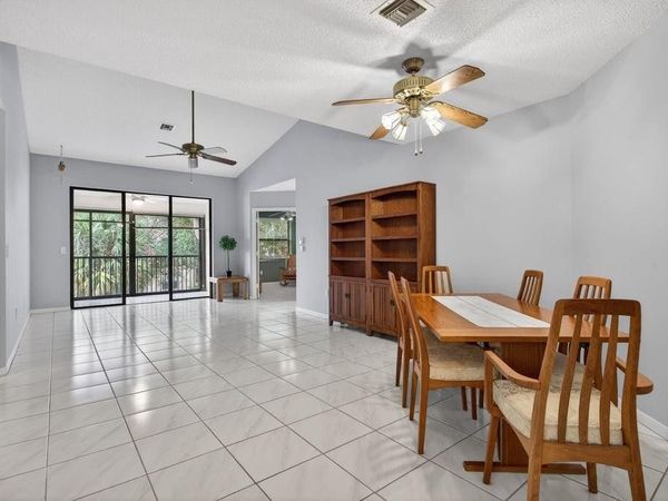 4250 NW 30th Street, Unit 357, Coconut Creek, FL 33066