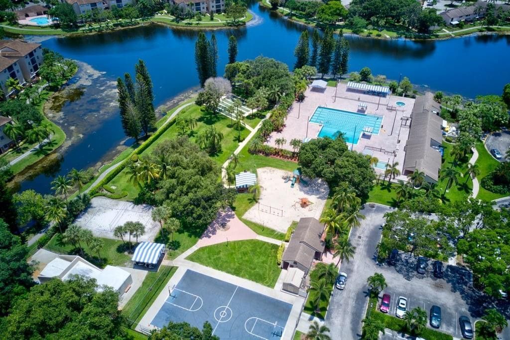 4250 NW 30th Street, Unit 357, Coconut Creek, FL 33066 Photo