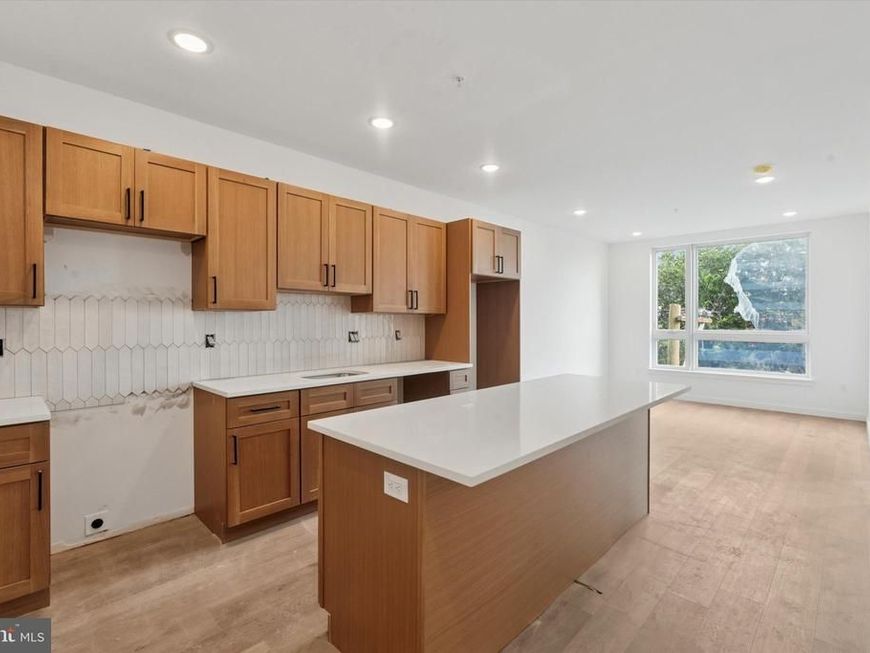 754 S 4th Street, Unit 302, Philadelphia, PA 19147 Main Photo