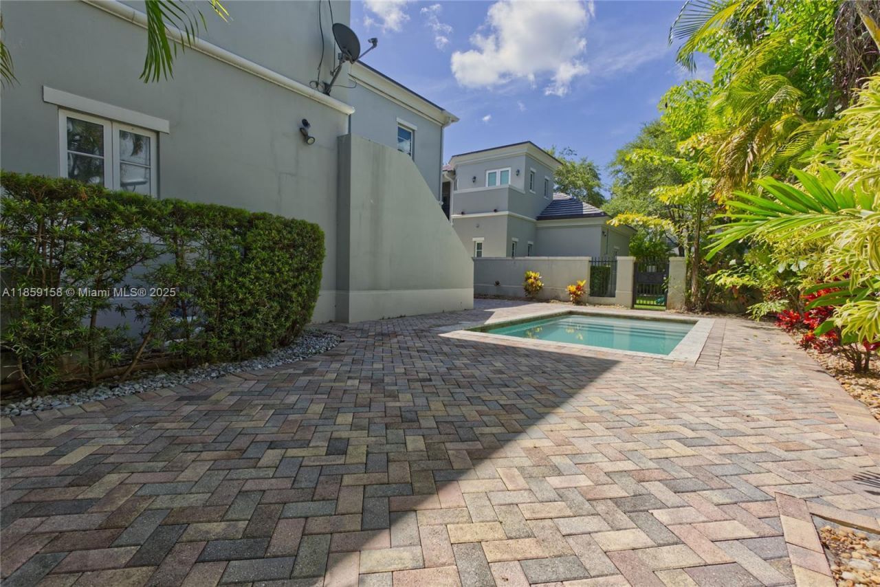 10170 SW 75th Pl, Pinecrest, FL 33156 Photo