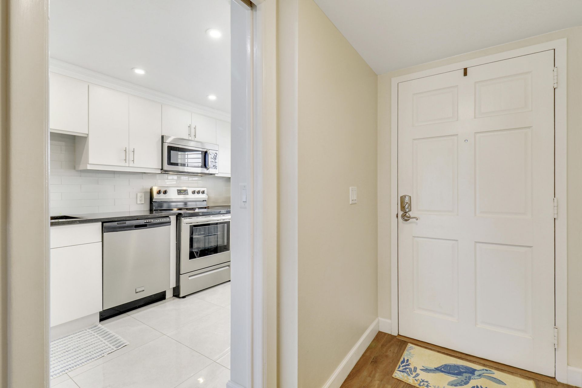 155 Yacht Club Drive, Unit 107, North Palm Beach, FL 33408 Photo