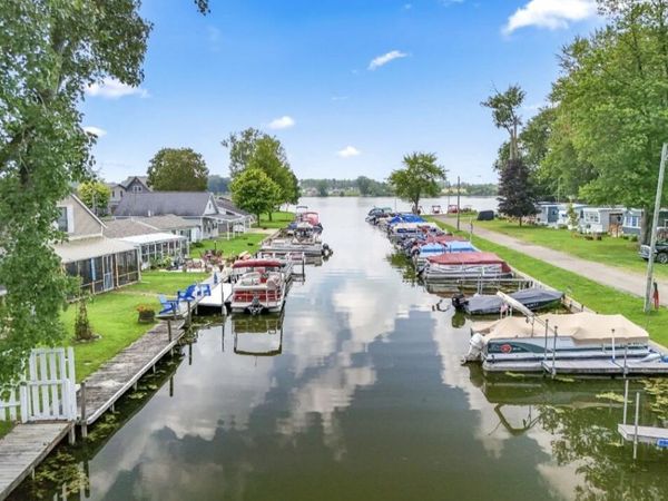 268 Paradise Island Drive, Coldwater, MI 49036