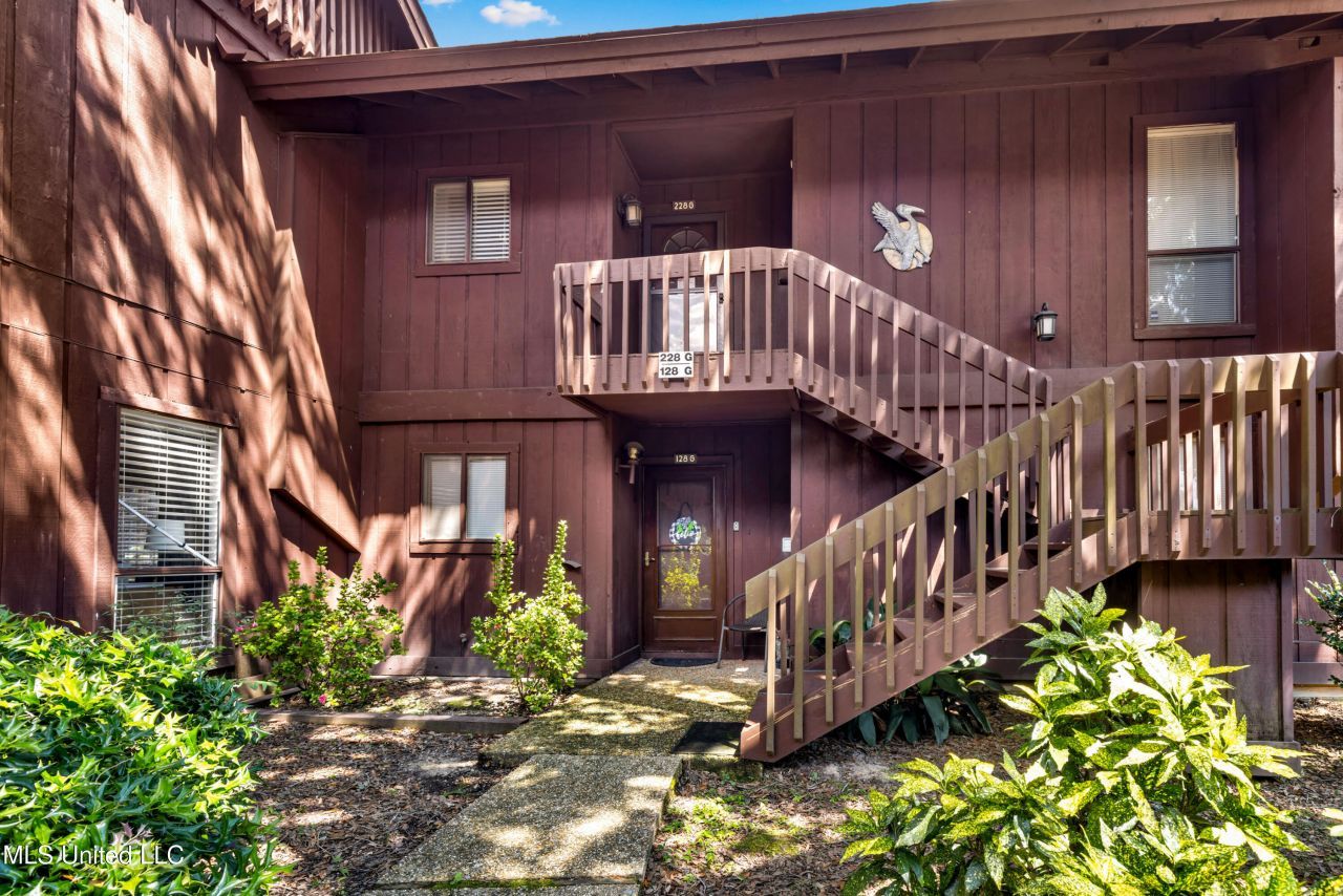 228 Molokai Villa, Diamondhead, MS 39525 Main Photo