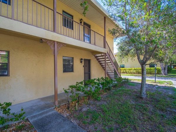 400 18th Street, Unit 4, Vero Beach, FL 32960