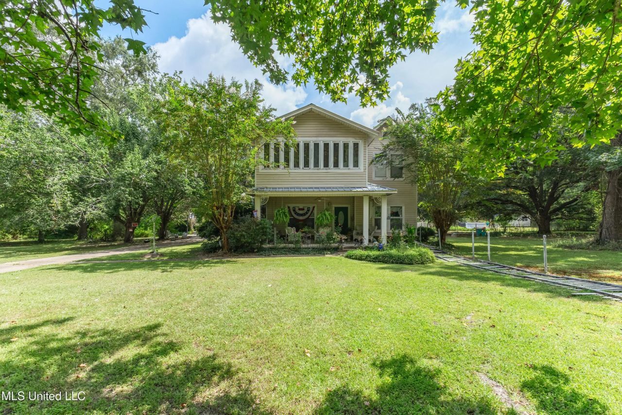 620 Shady Grove Moss Road, Laurel, MS 39443 Main Photo