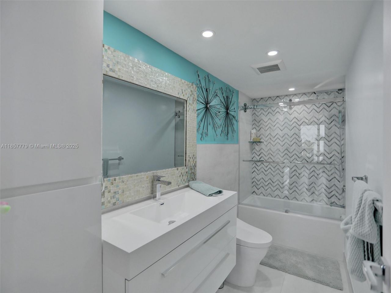 1155 Hillsboro Mile, Unit 202, Hillsboro Beach, FL 33062 Photo