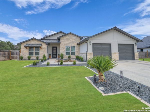 2437 Kookaburra, New Braunfels, TX 78132