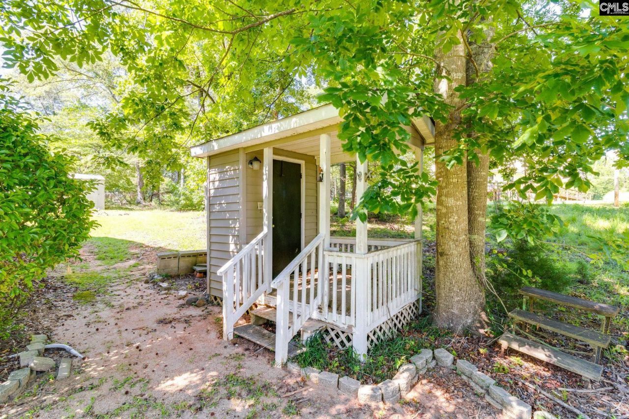 64 Rion Circle  Photo 17