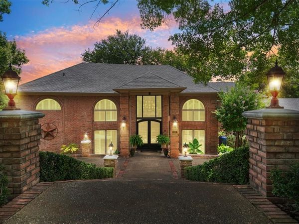 401 Canyon Creek Trail, Fort Worth, TX 76112