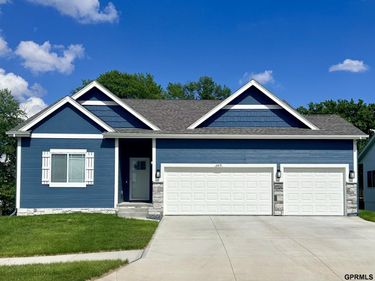 5673 N 183 Avenue, Elkhorn, NE 68022