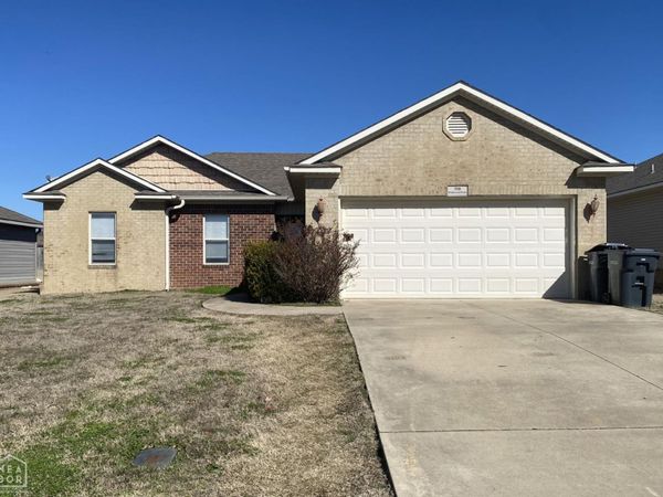 358 Wildwood Pt, Jonesboro, AR 72405