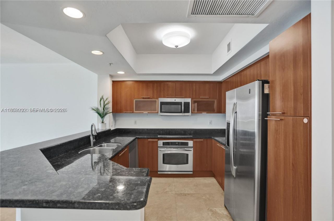 15051 Royal Oaks Ln, Unit 2603, North Miami, FL 33181 Photo