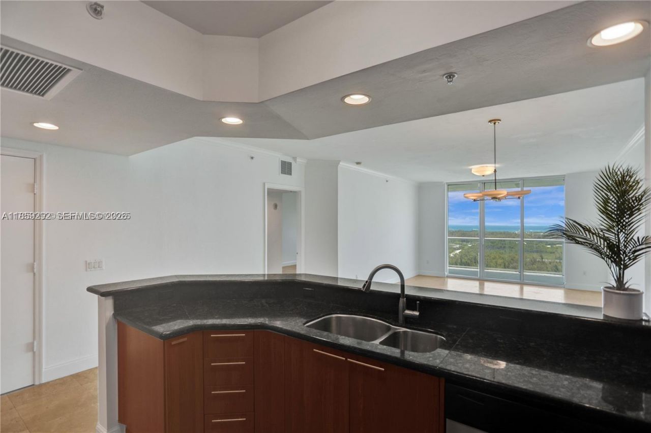 15051 Royal Oaks Ln, Unit 2603, North Miami, FL 33181 Photo