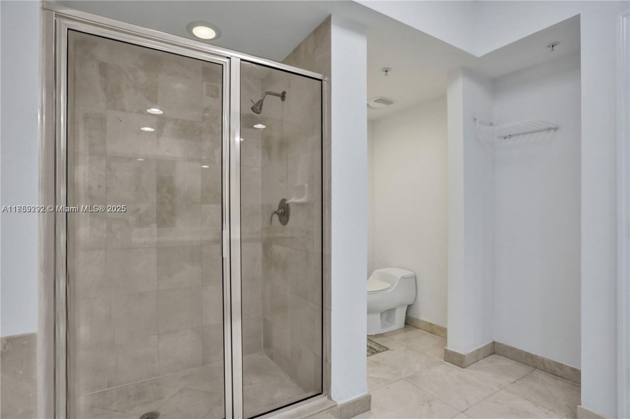 15051 Royal Oaks Ln, Unit 2603, North Miami, FL 33181 Photo