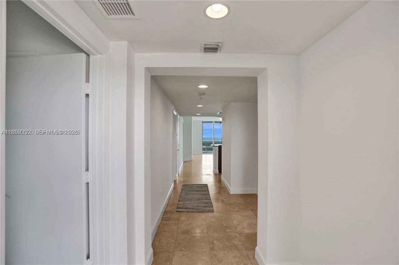 15051 Royal Oaks Ln, Unit 2603, North Miami, FL 33181 Photo