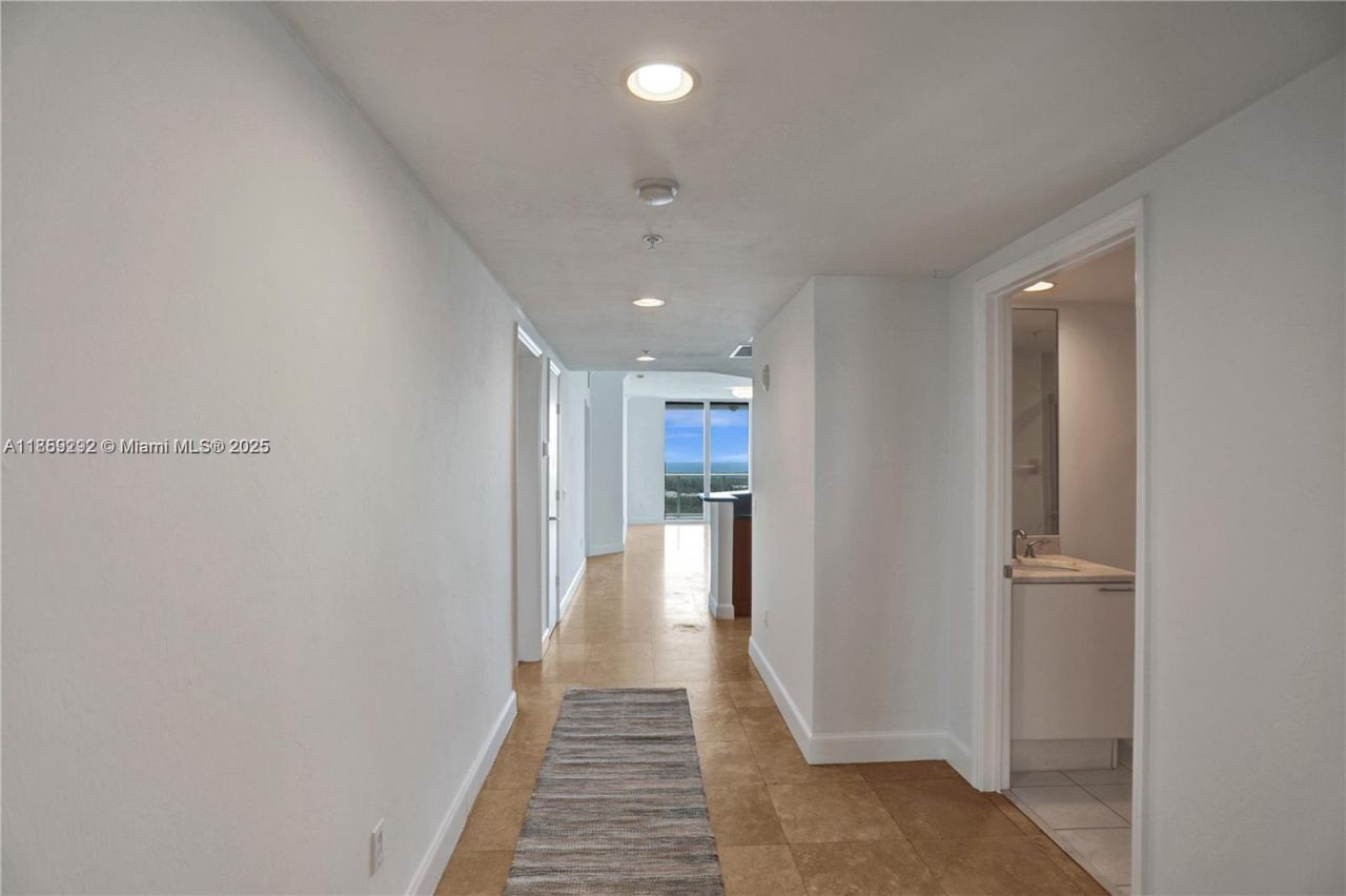 15051 Royal Oaks Ln, Unit 2603, North Miami, FL 33181 Photo