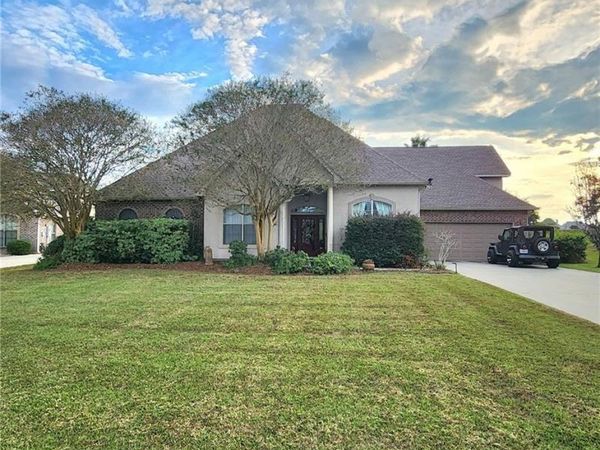 210 E AUGUSTA Lane, Slidell, LA 70458