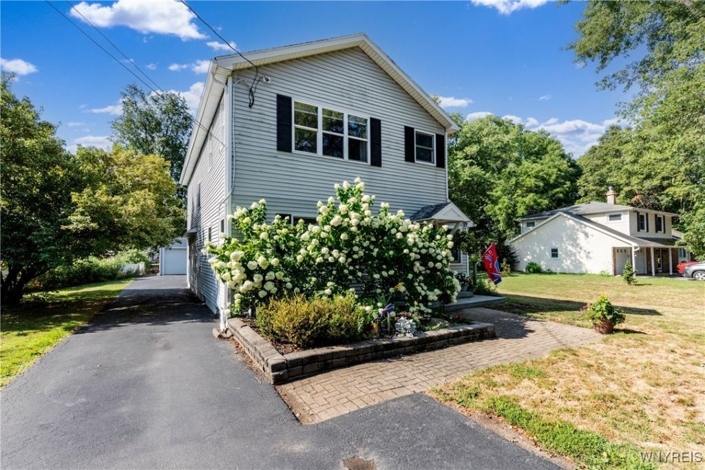 6731 Webster Road, Orchard Park, NY 14127 Main Photo