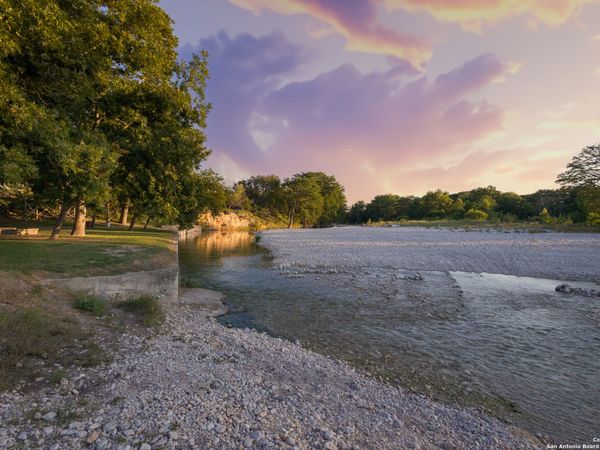 370 JOHNNY SEIBERT, Leakey, TX 78873