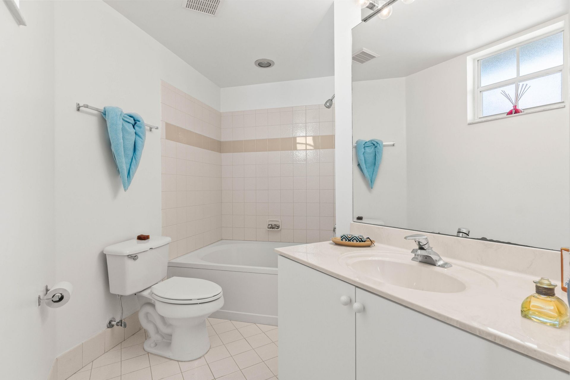 1951 Brandywine Road, Unit 207, West Palm Beach, FL 33409 Photo