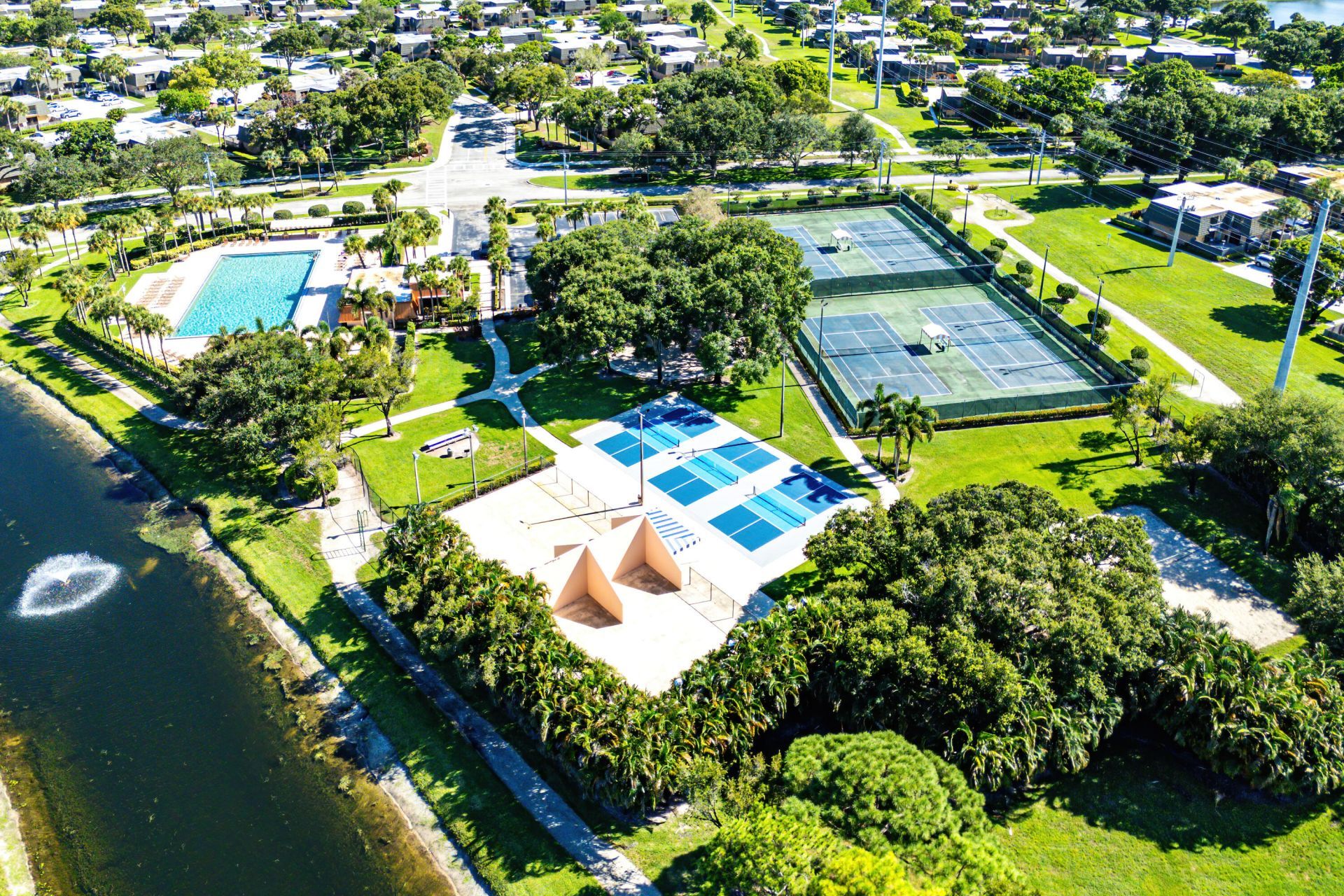 1951 Brandywine Road, Unit 207, West Palm Beach, FL 33409 Photo