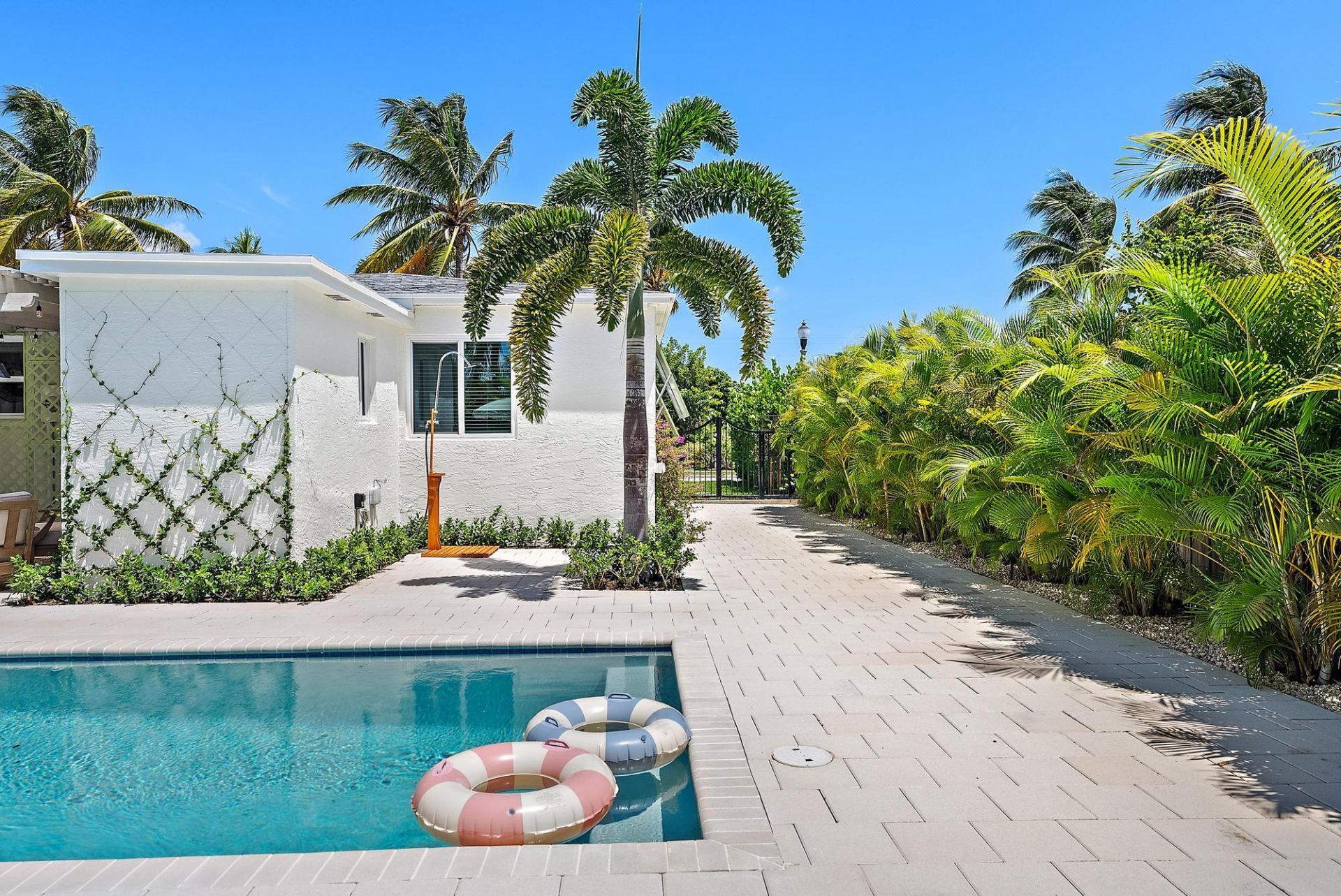 330 Macy Street, West Palm Beach, FL 33405 Photo