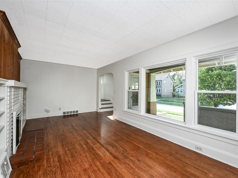 3983 Ardmore Road, Cleveland, OH 44121 Photo 6