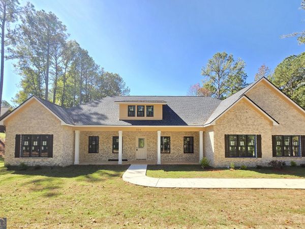 104 Canterbury Drive, Lagrange, GA 30241