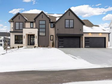 16504 47th Place N, Plymouth, MN 55446