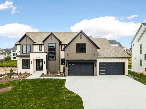 16504 47th Place N, Plymouth, MN 55446