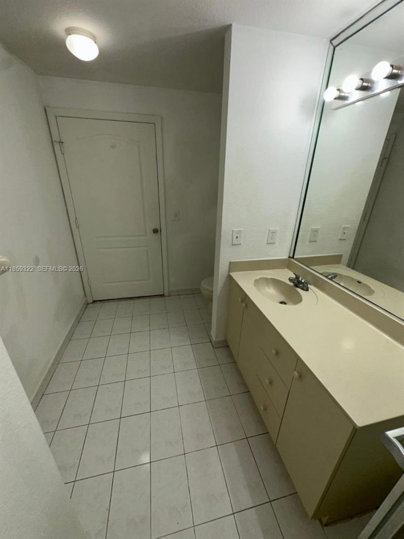 17415 NW 75th Pl, Unit 103, Hialeah, FL 33015 Photo