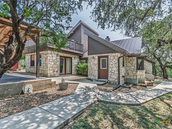 560 Bluff Ridge Court, New Braunfels, TX 78132