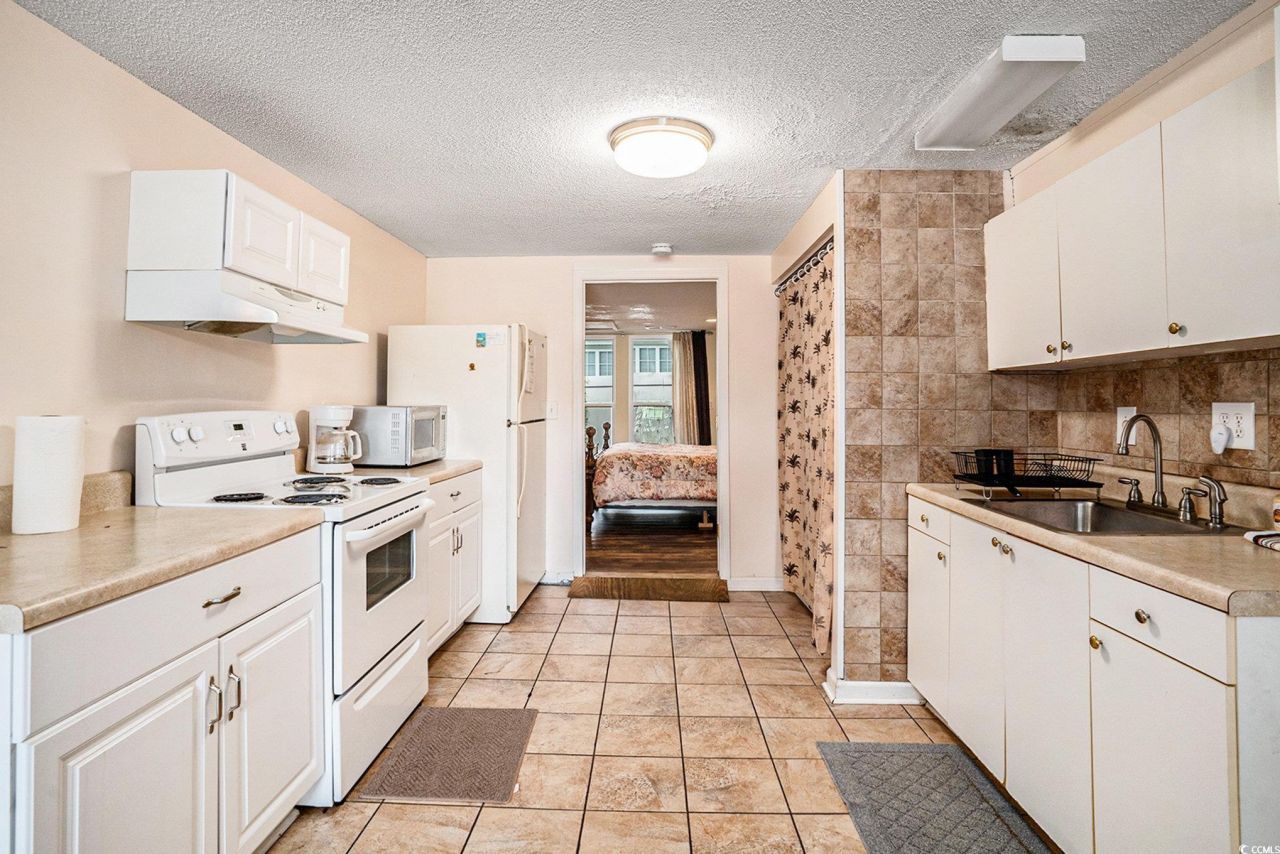 2145 Lark Dr. Photo 23