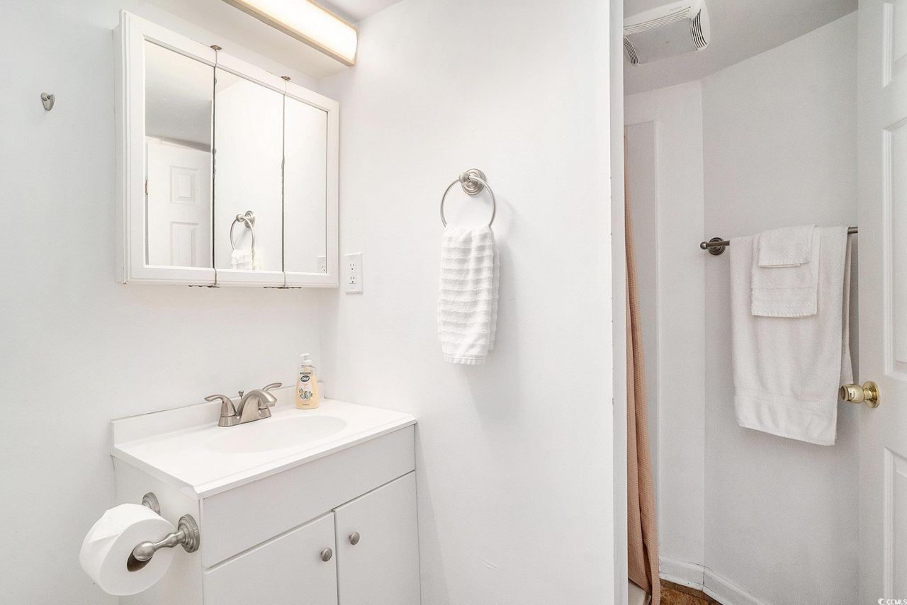 2145 Lark Dr. Photo 25