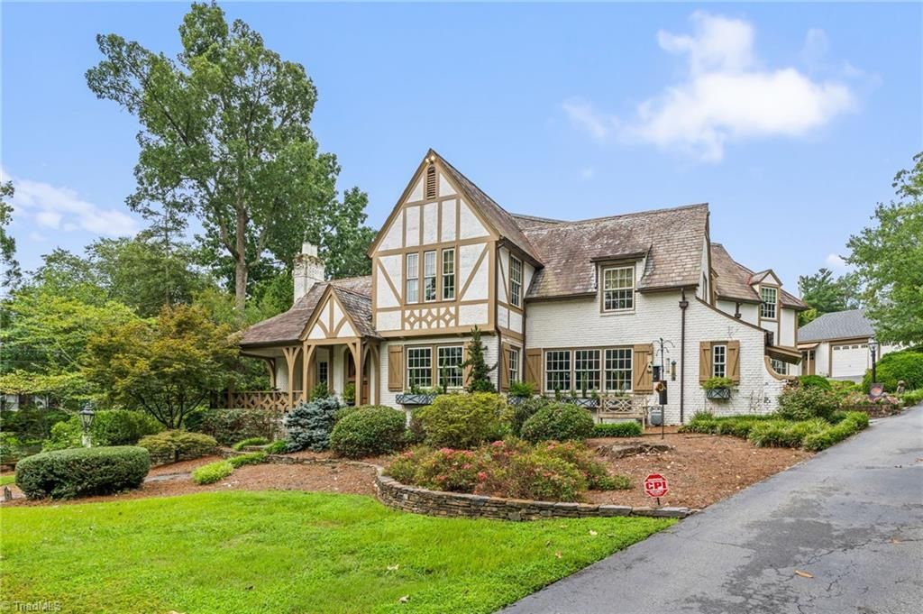 427 Woodbrook Drive, High Point, NC 27262 Main Photo